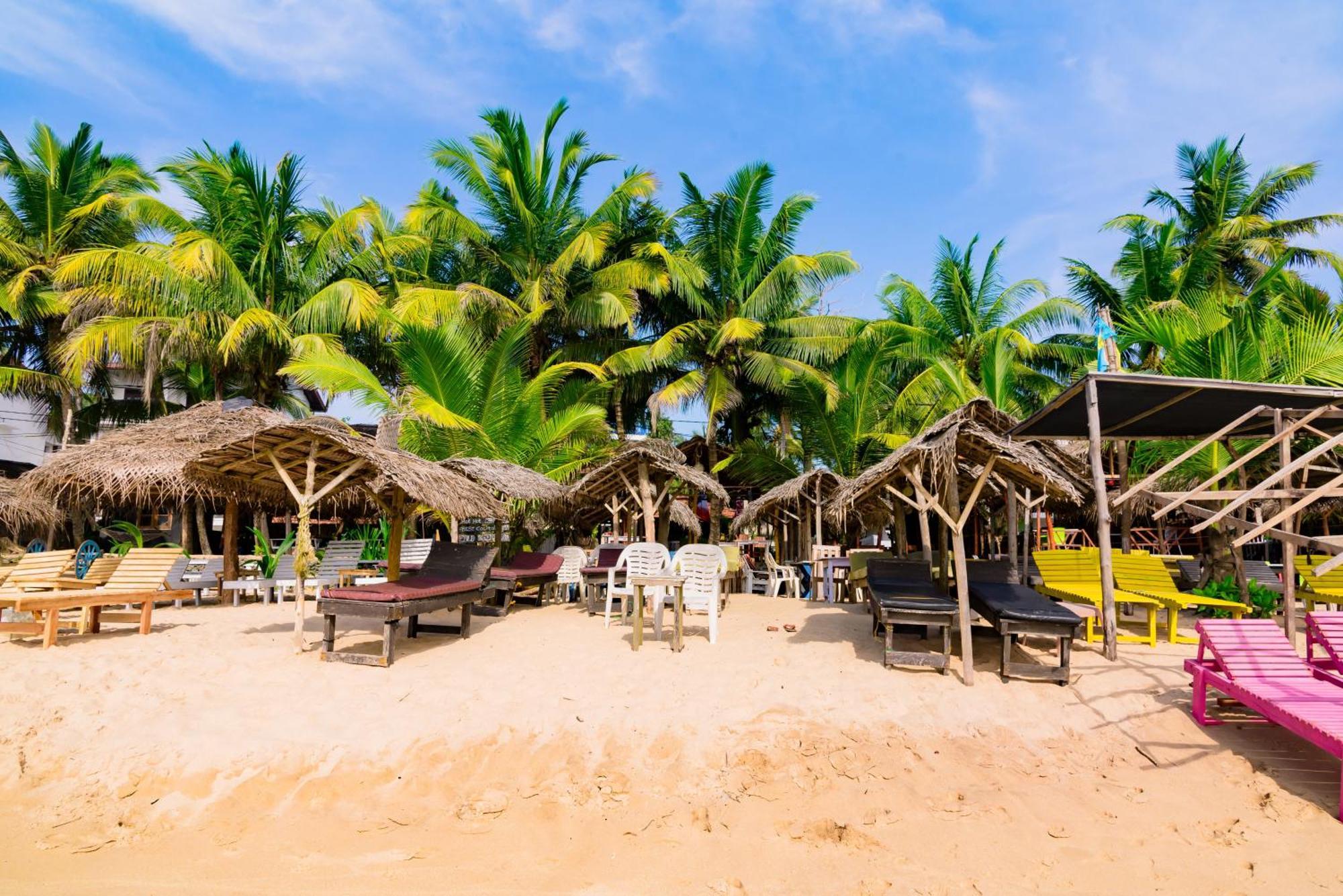Golden Surfer Beach Hotel Tangalle Exterior photo