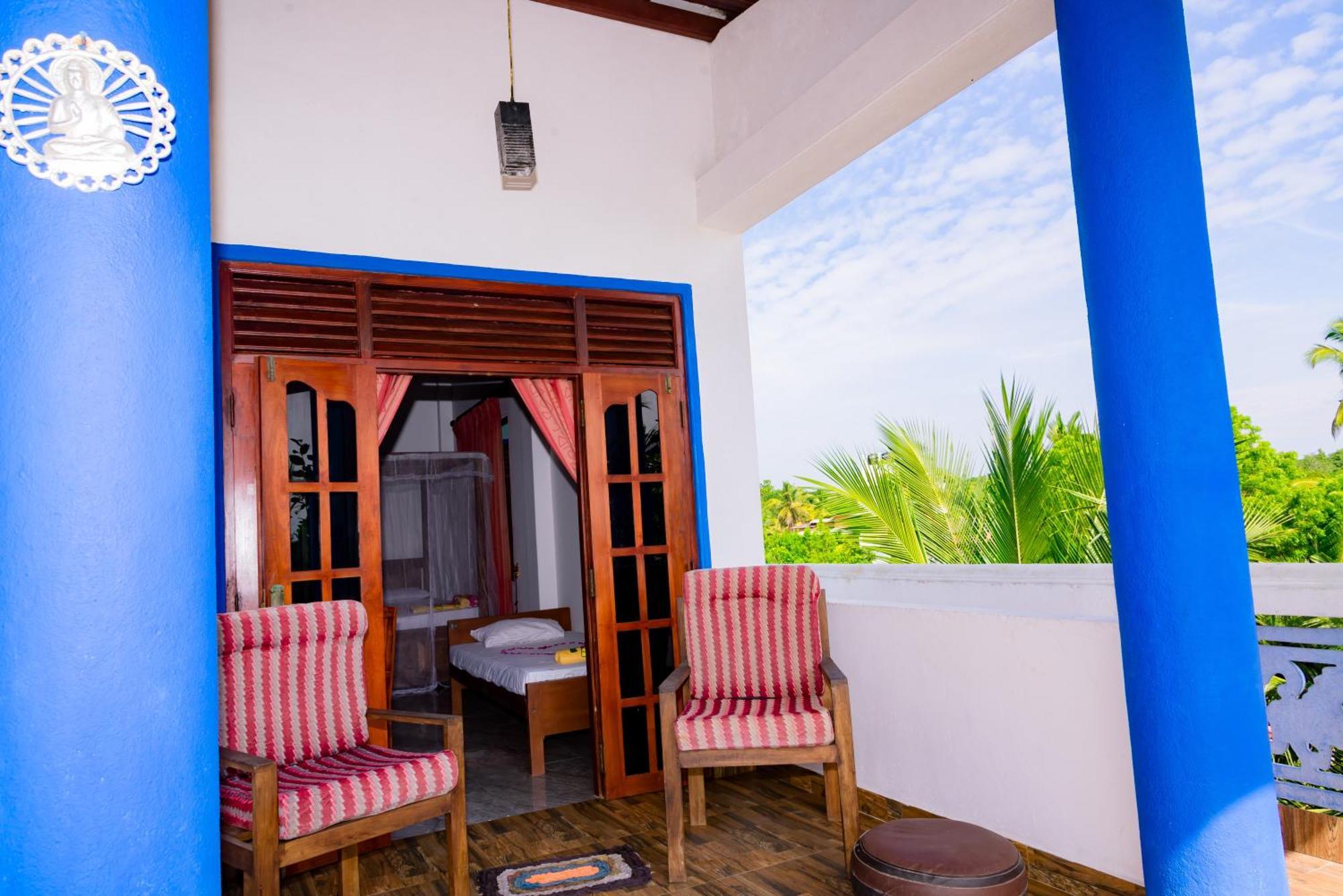 Golden Surfer Beach Hotel Tangalle Exterior photo