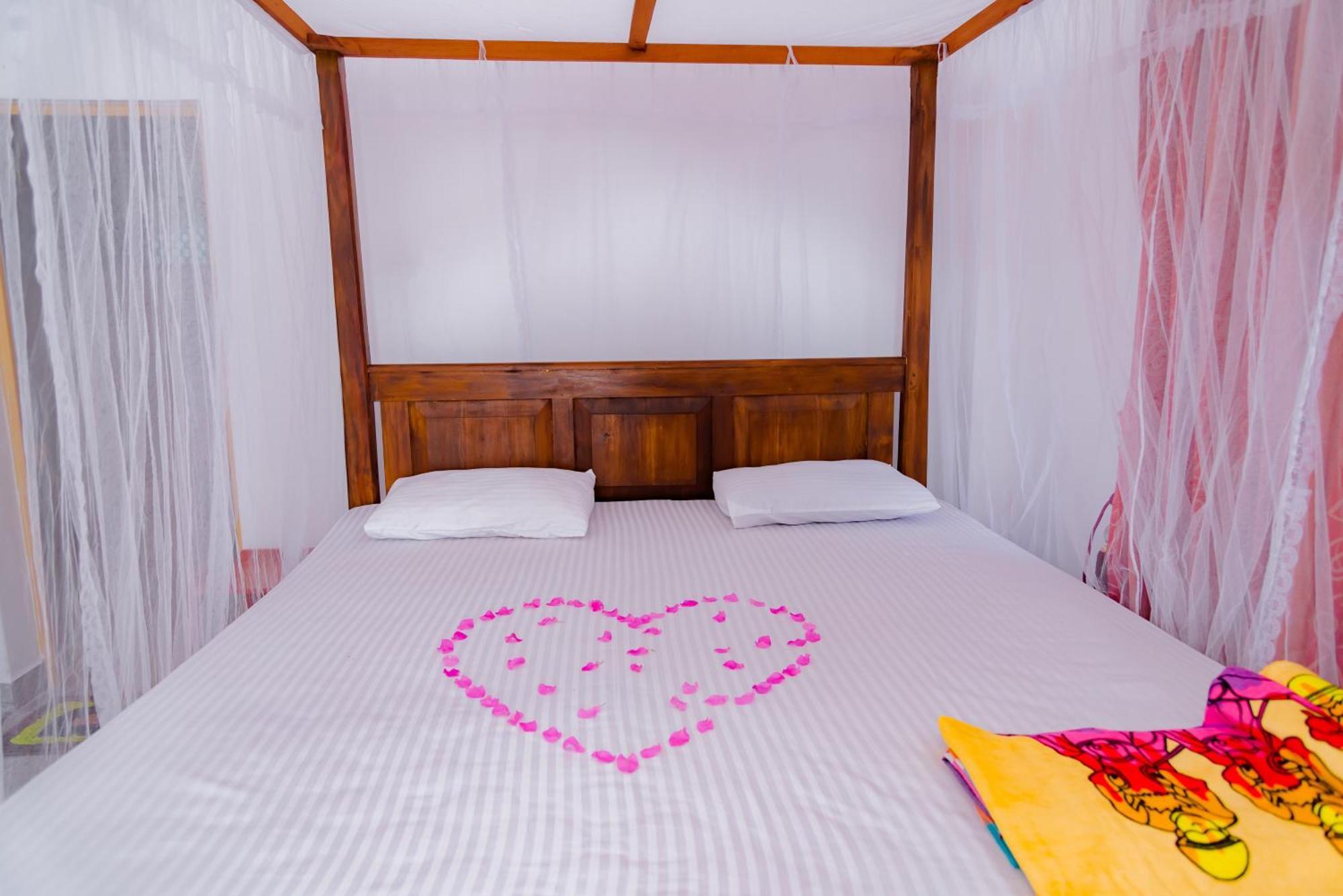 Golden Surfer Beach Hotel Tangalle Room photo
